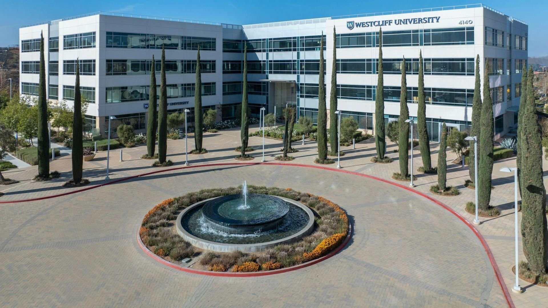 西崖大学 Westcliff University